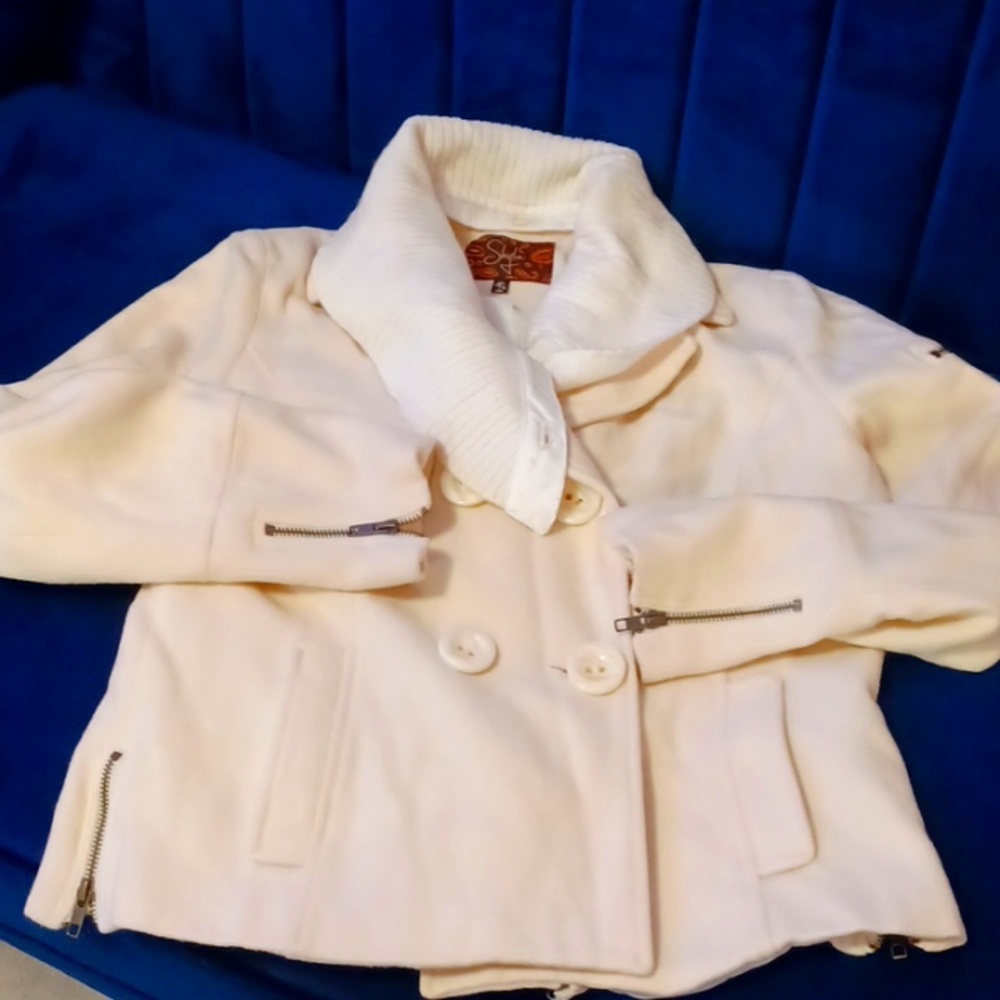 Shayla jacket size medium color cream